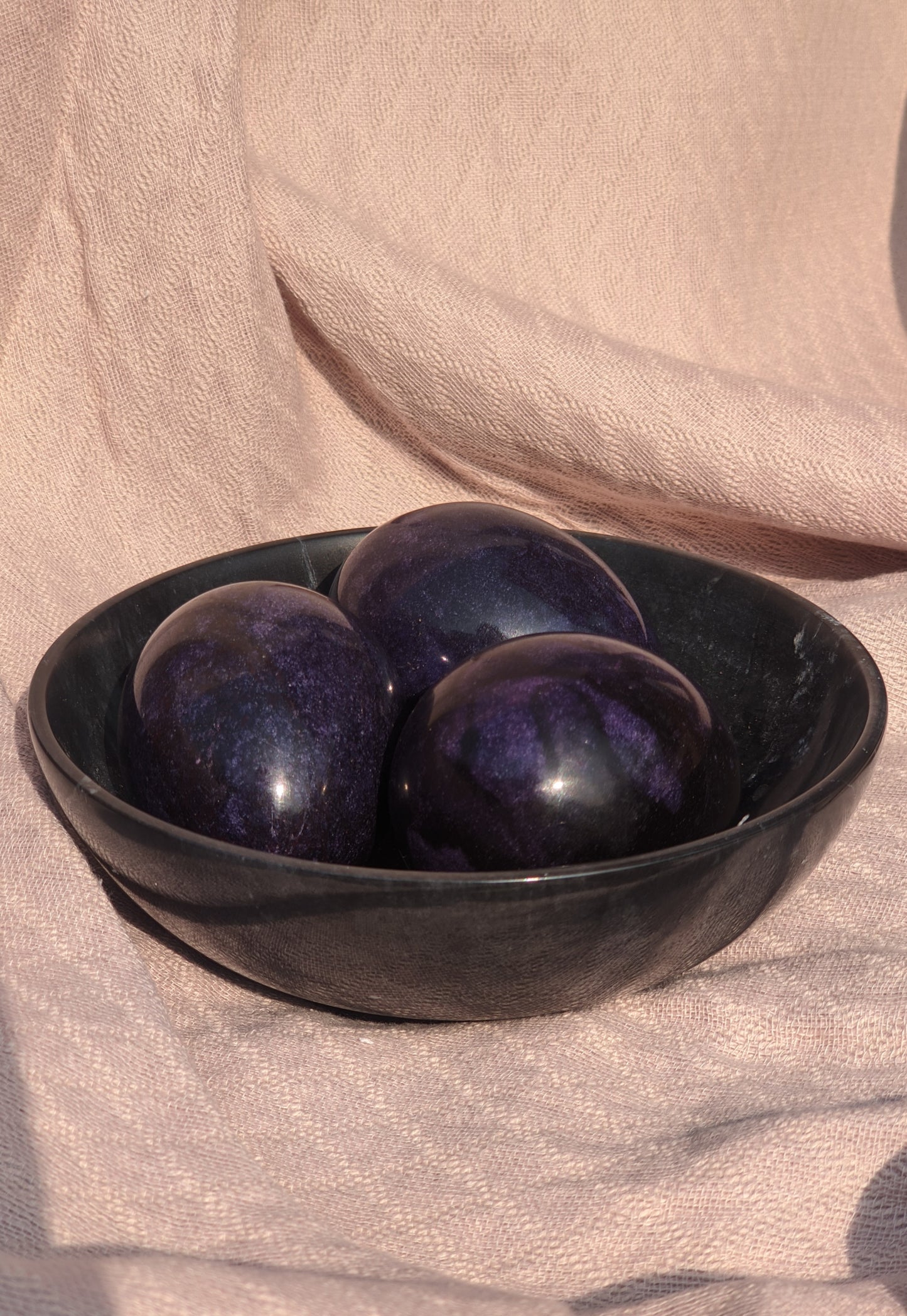Black marble bowl