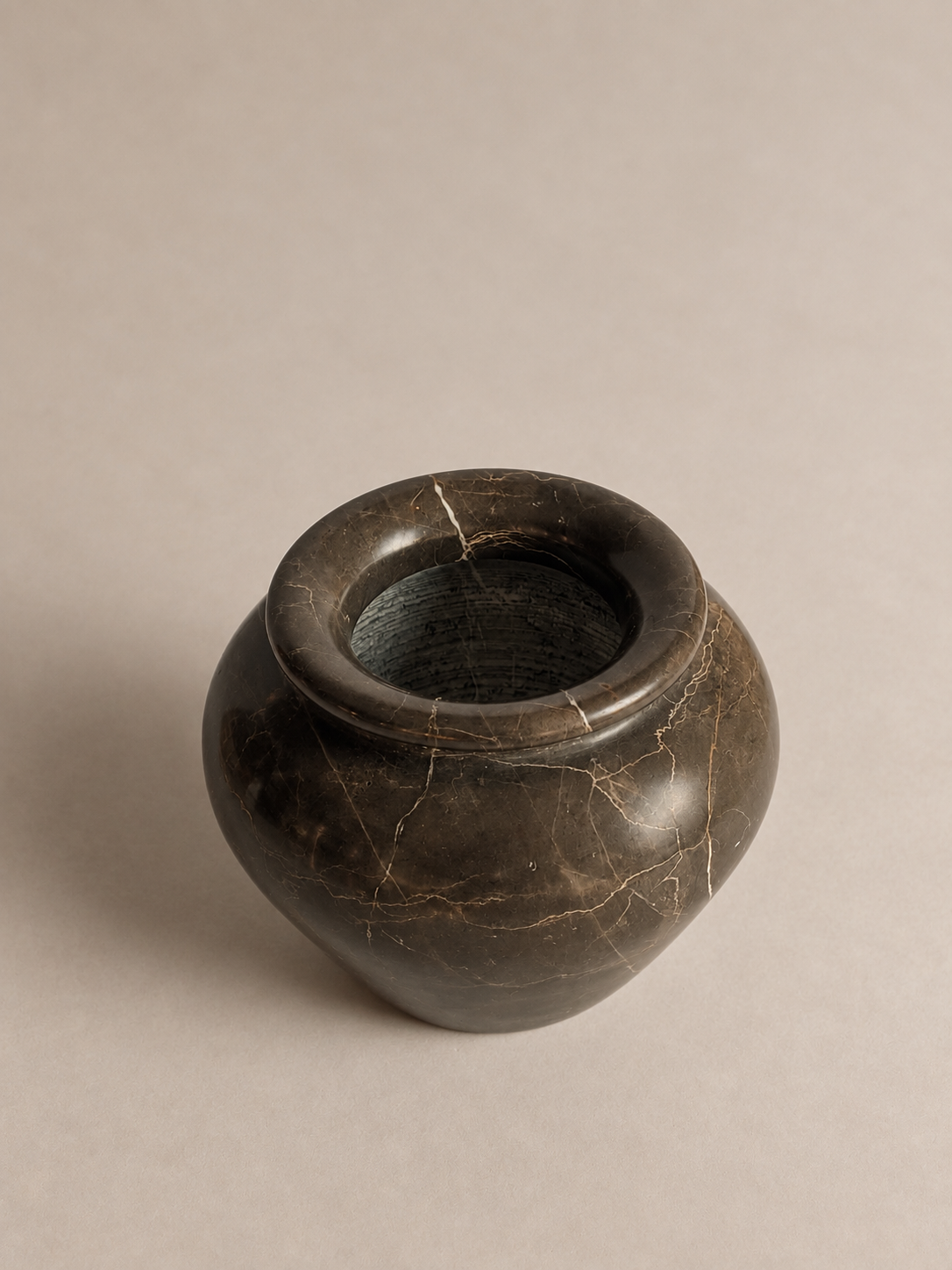 Sable vase