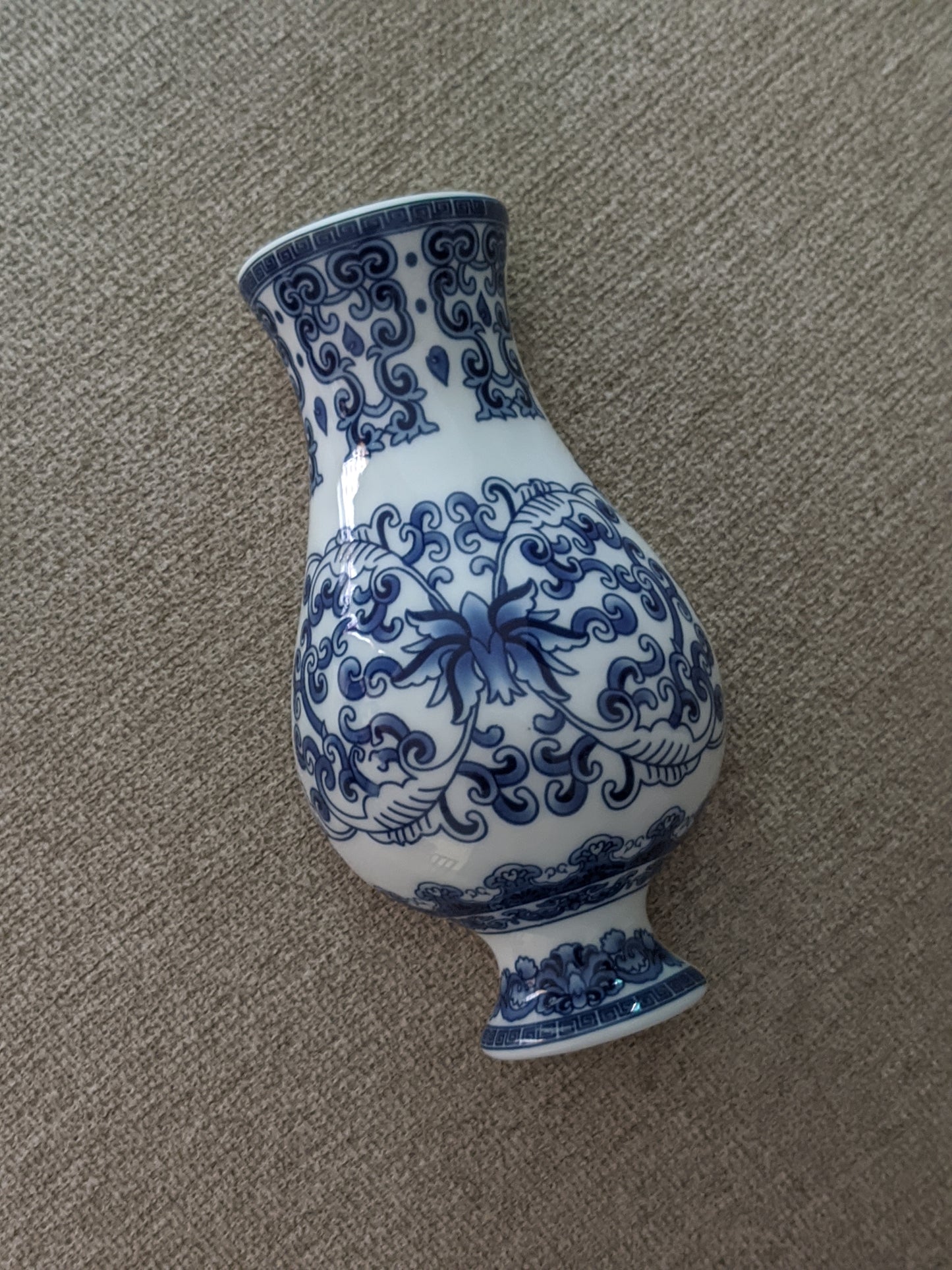 Wall mounted Porcelain Vase